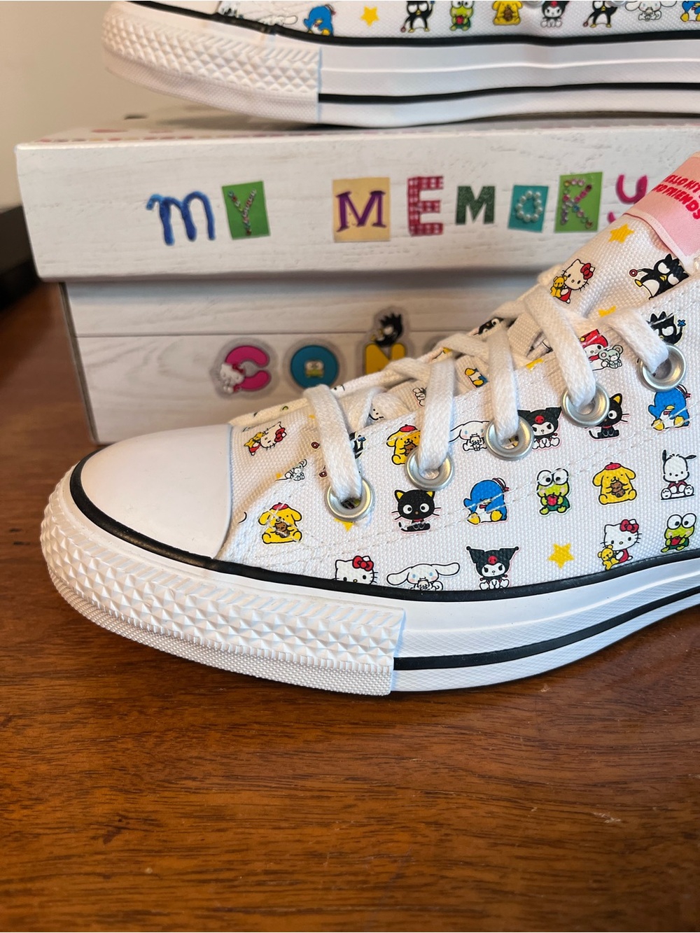 CONVERSE x HELLO KITTY Chuck Taylor All Star BFFS Sneakers - Picture 2 of 10